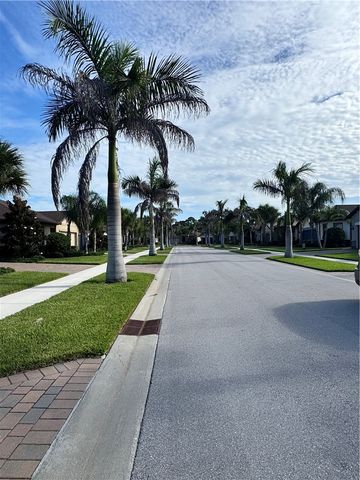 5196 Jasper Square, Vero Beach, FL 32967