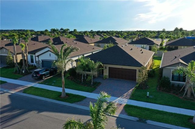 5196 Jasper Square, Vero Beach, FL 32967