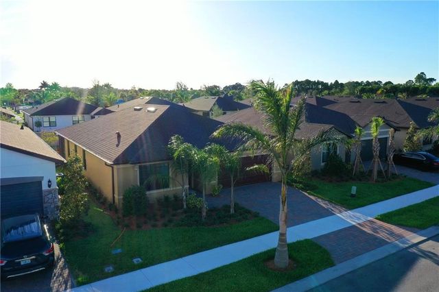 5196 Jasper Square, Vero Beach, FL 32967
