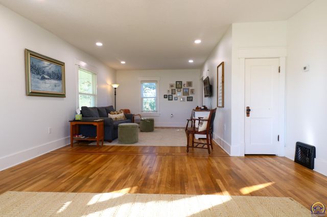 2150 Road K, Emporia, KS 66801