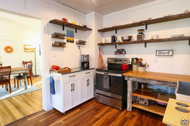 2150 Road K, Emporia, KS 66801