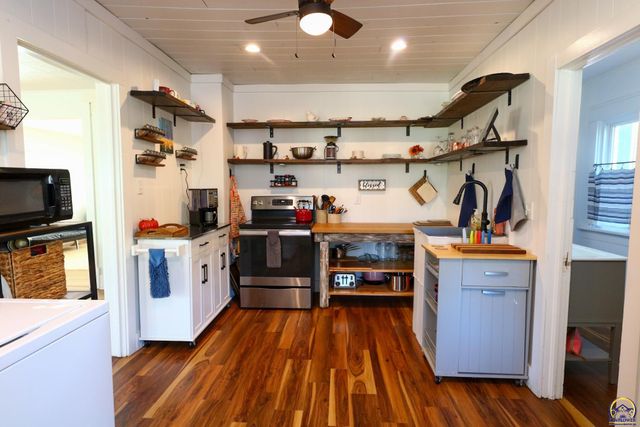 2150 Road K, Emporia, KS 66801