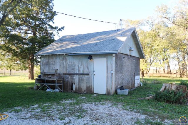 2150 Road K, Emporia, KS 66801