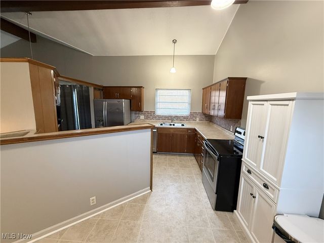 1373 Military Road, Zanesville, OH 43701