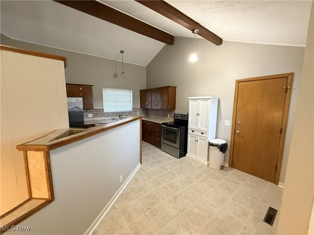 1373 Military Road, Zanesville, OH 43701