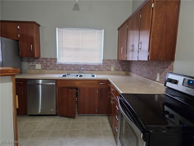 1373 Military Road, Zanesville, OH 43701