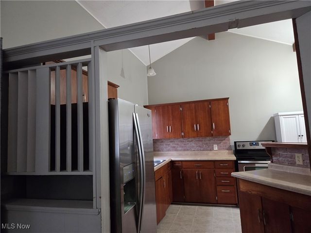 1373 Military Road, Zanesville, OH 43701