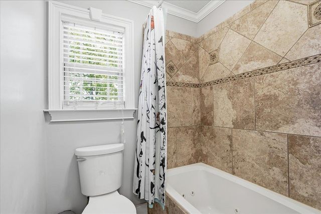 429 Hunting Crest Court, Boiling Springs, SC 29316