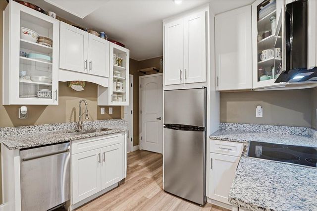 429 Hunting Crest Court, Boiling Springs, SC 29316