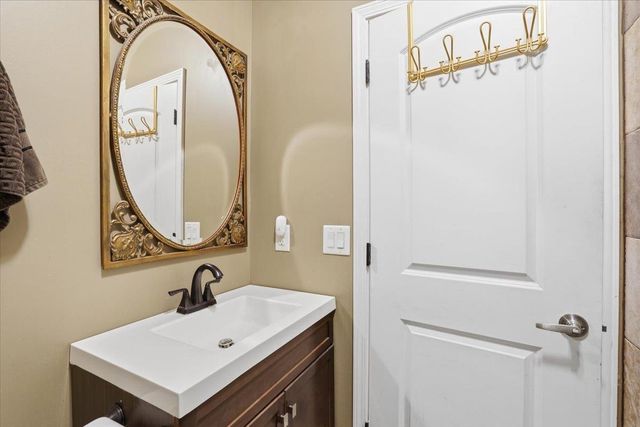 429 Hunting Crest Court, Boiling Springs, SC 29316