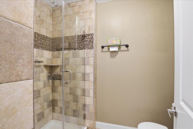 429 Hunting Crest Court, Boiling Springs, SC 29316