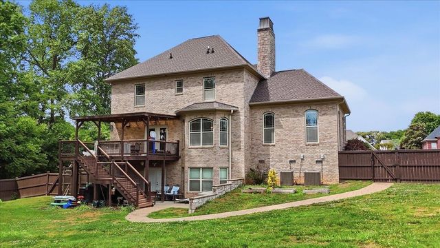 429 Hunting Crest Court, Boiling Springs, SC 29316