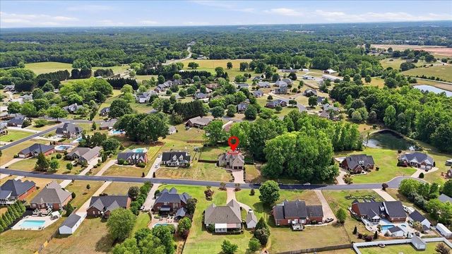 429 Hunting Crest Court, Boiling Springs, SC 29316