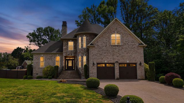 429 Hunting Crest Court, Boiling Springs, SC 29316