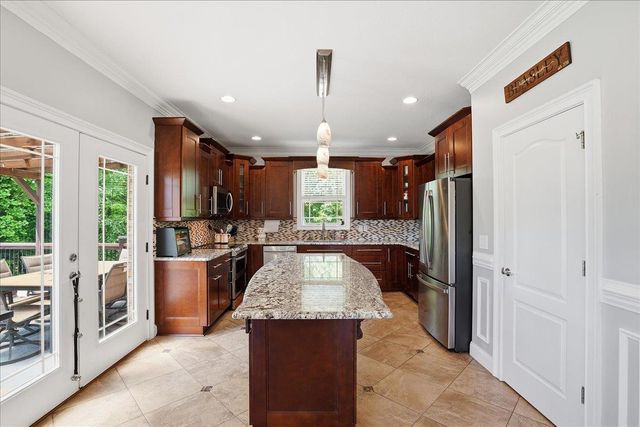 429 Hunting Crest Court, Boiling Springs, SC 29316
