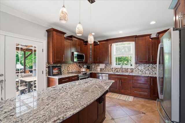429 Hunting Crest Court, Boiling Springs, SC 29316