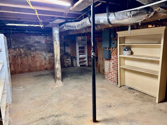 222 Willowood Drive, Henderson, NC 27536