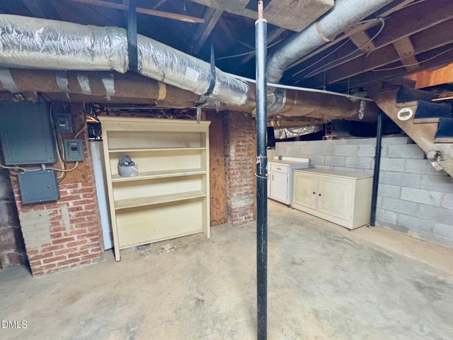 222 Willowood Drive, Henderson, NC 27536