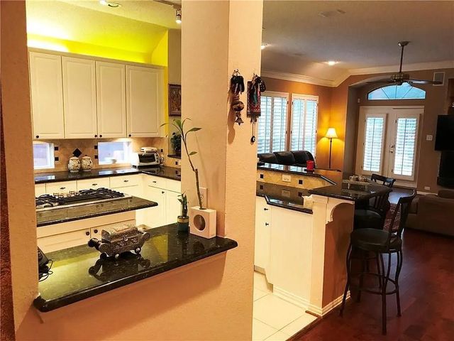 9400 Western Trail, Irving, TX 75063