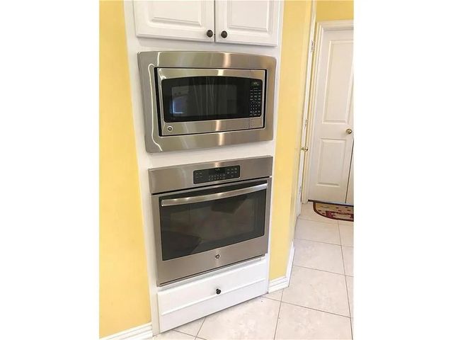 9400 Western Trail, Irving, TX 75063