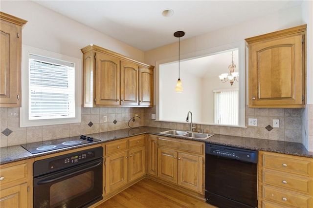 3008 SW 9TH Terrace, Lee's Summit, MO 64081