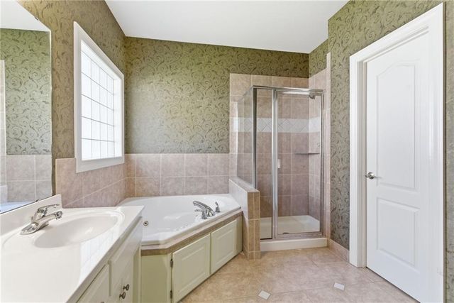 3008 SW 9TH Terrace, Lee's Summit, MO 64081