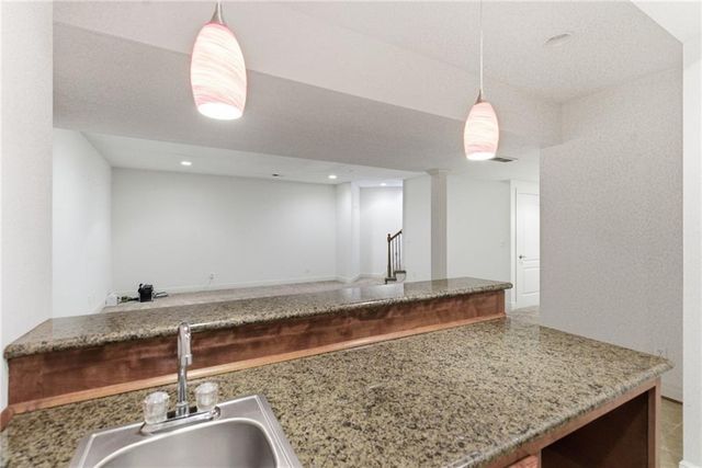 3008 SW 9TH Terrace, Lee's Summit, MO 64081