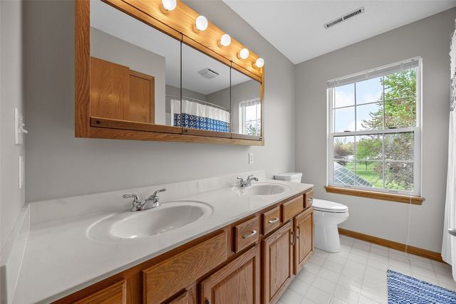 603 High Point Drive SW, Cedar Rapids, IA 52404