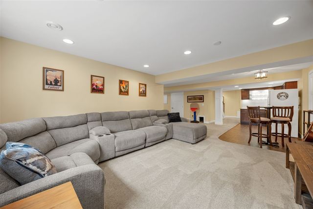 603 High Point Drive SW, Cedar Rapids, IA 52404