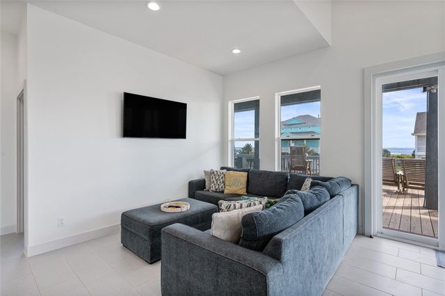 3841 Biscayne Beach Road, Crystal Beach, TX 77650