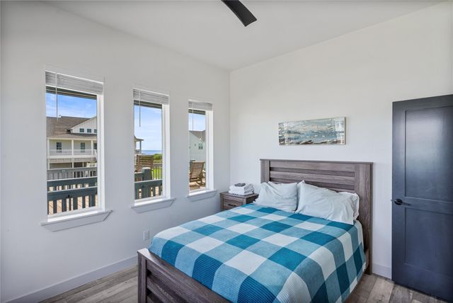 3841 Biscayne Beach Road, Crystal Beach, TX 77650
