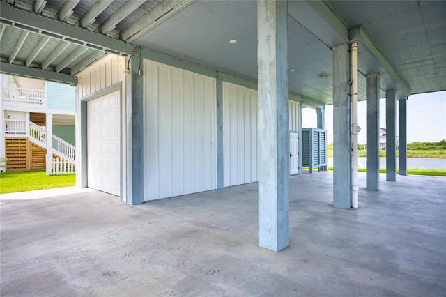3841 Biscayne Beach Road, Crystal Beach, TX 77650