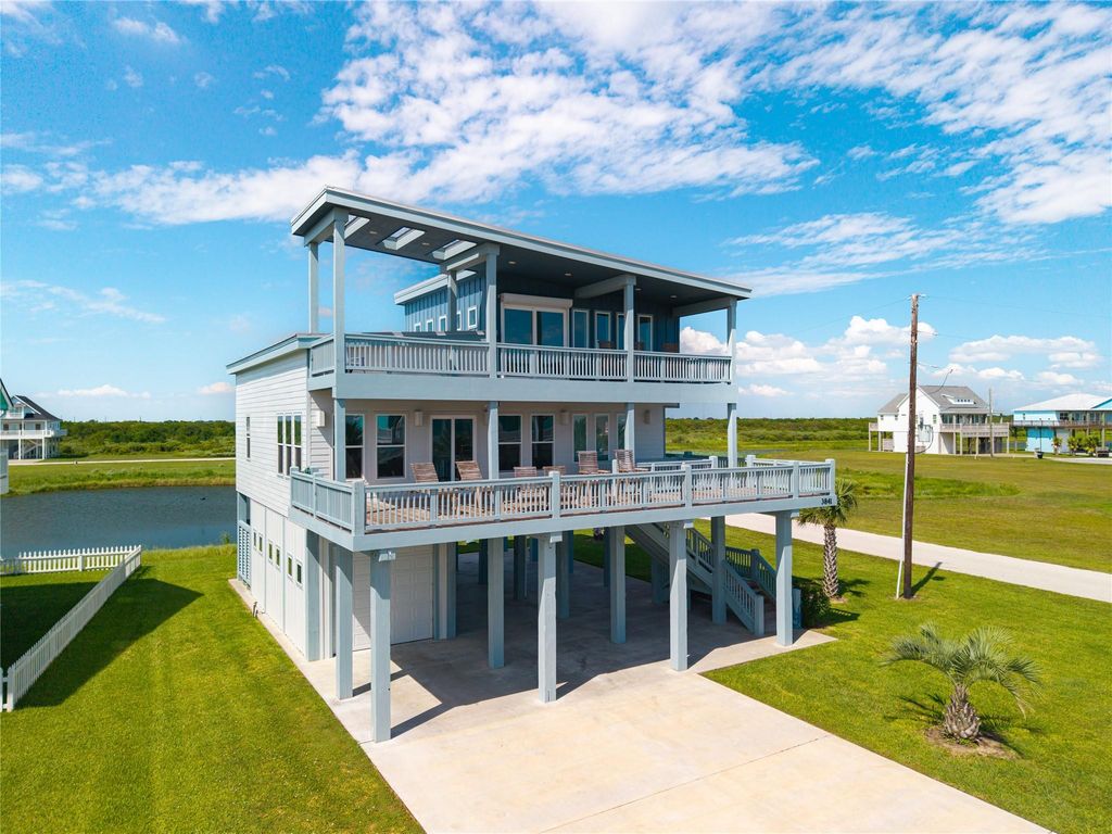 3841 Biscayne Beach Road, Crystal Beach, TX 77650