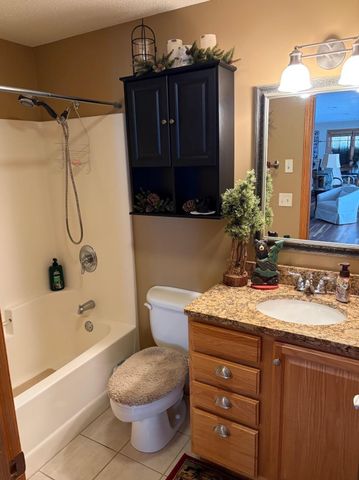 21658 E Height Of Land Drive, Detroit Lakes, MN 56501