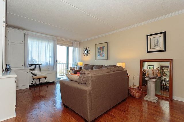 100 Cove Way 309, Quincy, MA 02169
