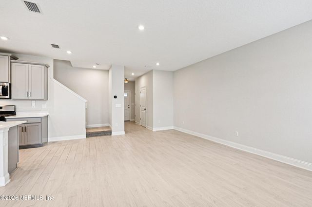 13019 HOLSINGER Boulevard, Jacksonville, FL 32256