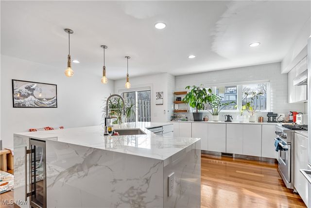 2252 W 5th Street, Cleveland, OH 44113