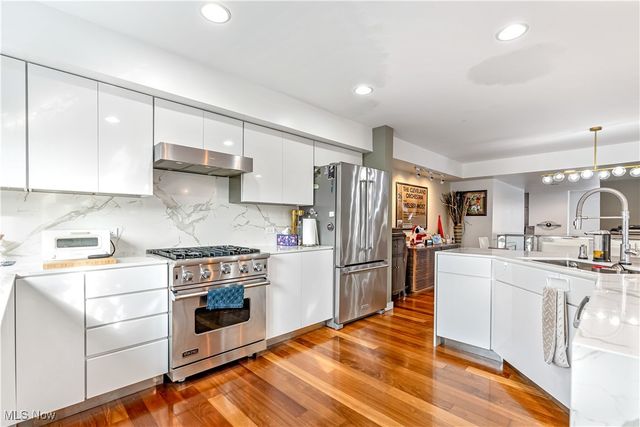 2252 W 5th Street, Cleveland, OH 44113