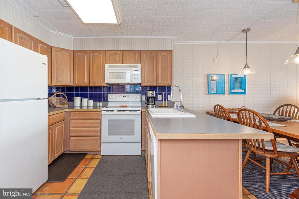 Image 10 of property listing at 413 BAYSHORE DR #201, Ocean City, MD 21842