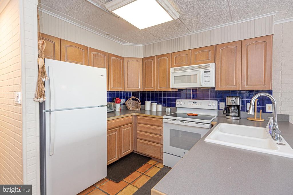 Image 8 of property listing at 413 BAYSHORE DR #201, Ocean City, MD 21842