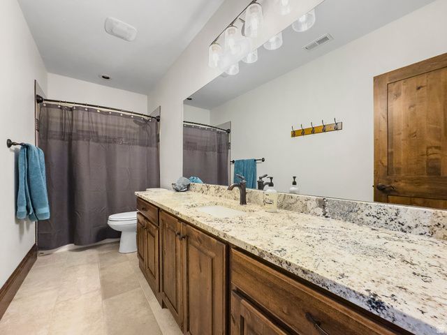 2644 W TITANS CT, South Jordan, UT 84095