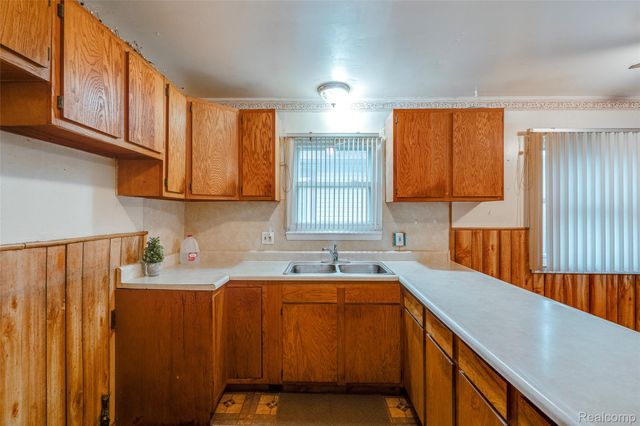 29071 Annapolis Road, Westland, MI 48186