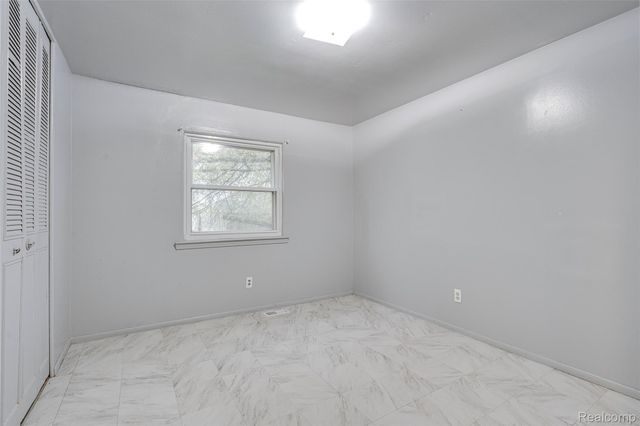 29071 Annapolis Road, Westland, MI 48186