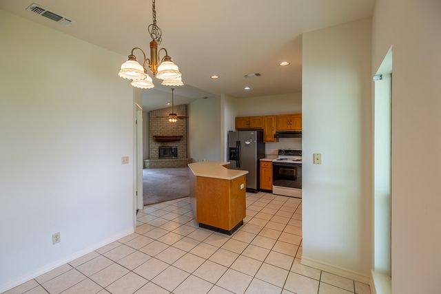 182 Glenvalley Cir, Bandera, TX 78003