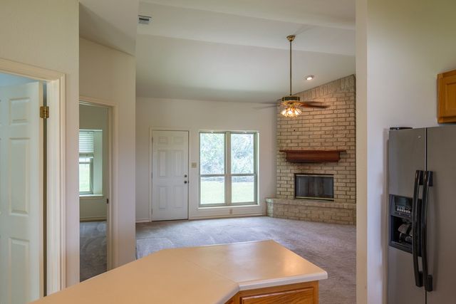 182 Glenvalley Cir, Bandera, TX 78003