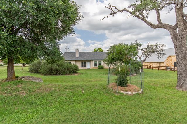 182 Glenvalley Cir, Bandera, TX 78003
