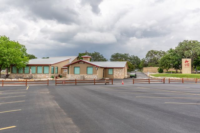 182 Glenvalley Cir, Bandera, TX 78003
