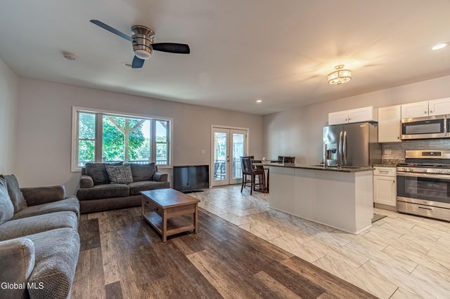 83 2nd Avenue, Troy, NY 12180