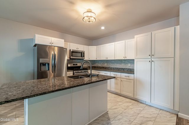 83 2nd Avenue, Troy, NY 12180