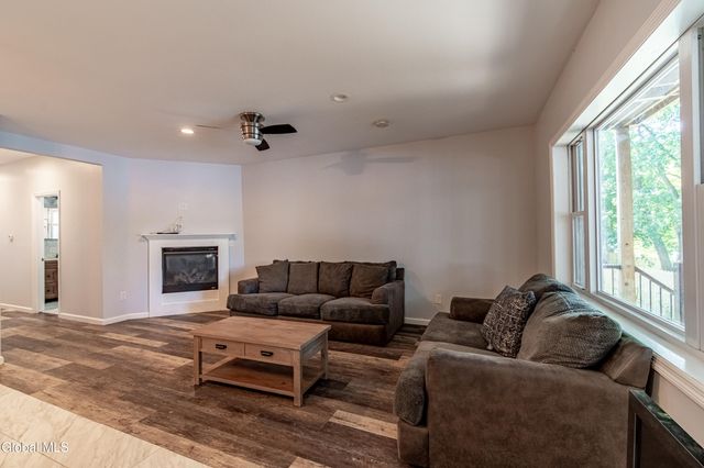 83 2nd Avenue, Troy, NY 12180